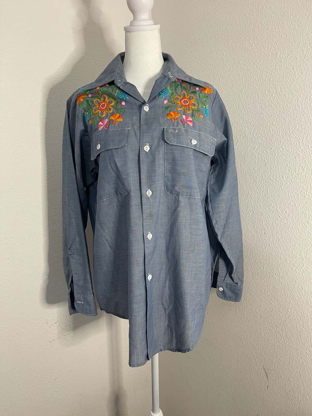 Vtg 70s JCPenney Big Mac Embroidered Chambray Work Shirt Penn Prest Medium Blue